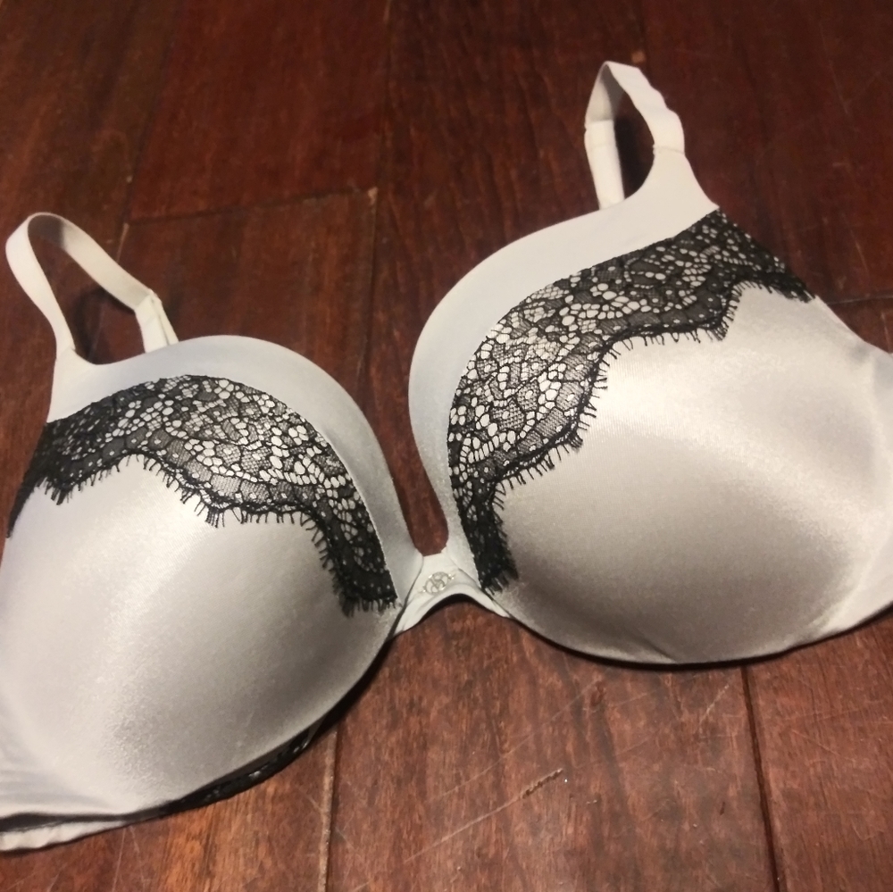 VS 32D Push-up Bra